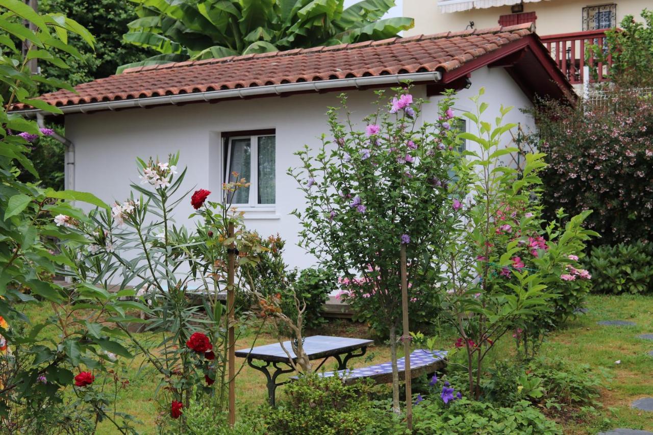 Chambres D'Hotes "Hor Dago" Pres De La Gare D'Hendaye Avec Le Petit-Dejeuner Kültér fotó
